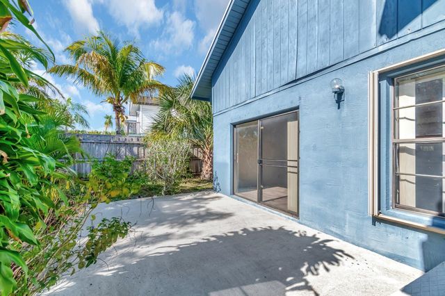 2462 Sundy Avenue, Delray Beach, FL 33444