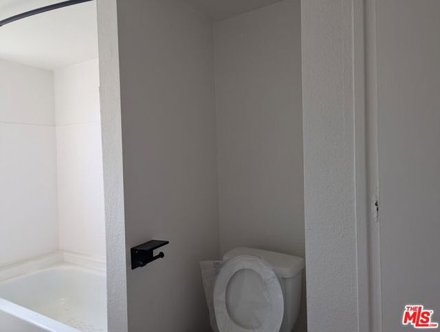 1323 N Olive Drive 23G, West Hollywood, CA 90069