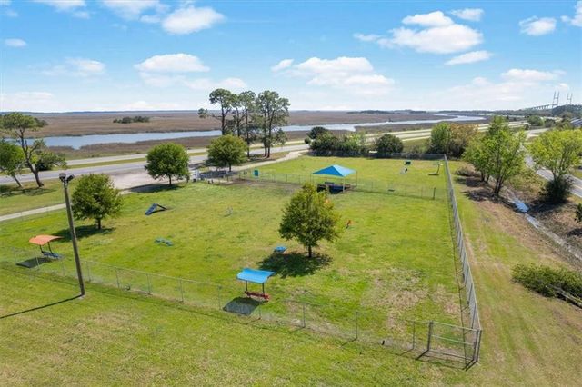 1021 Lanier Boulevard, Brunswick, GA 31520