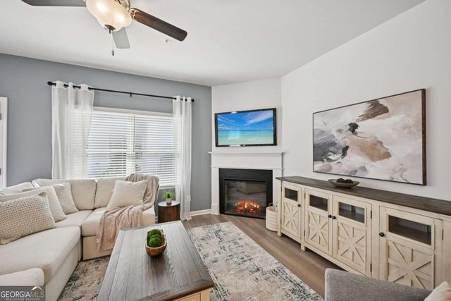 393 Lanier Circle, Woodstock, GA 30189