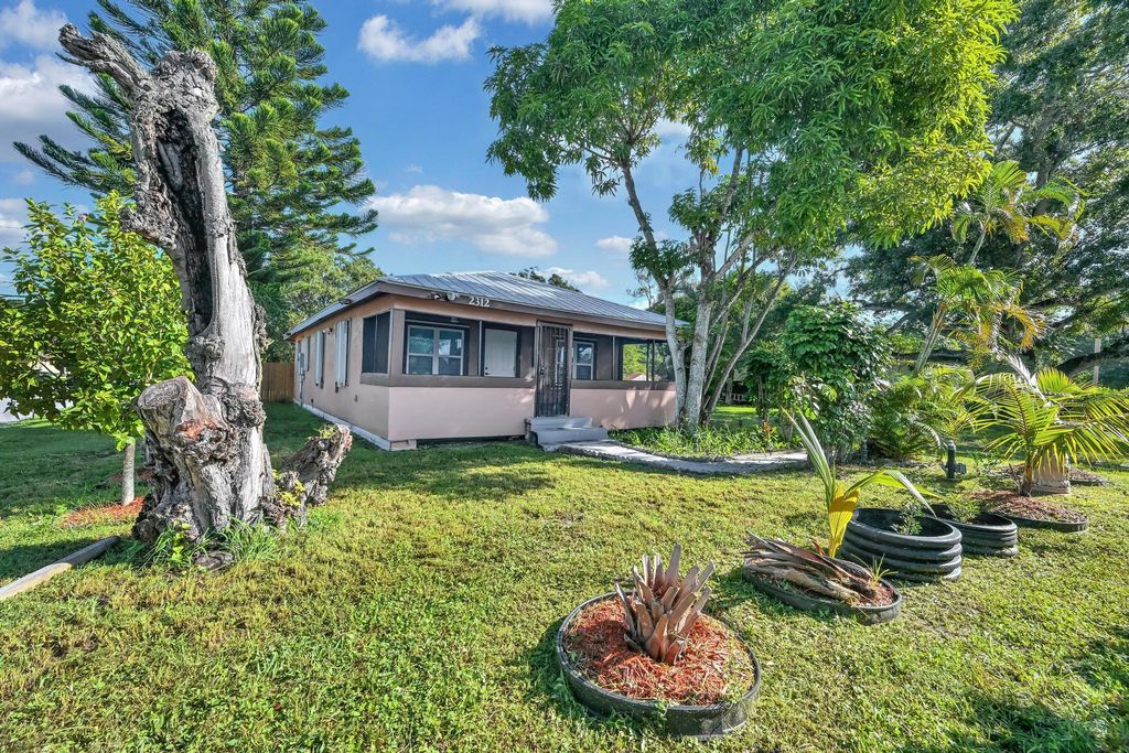 2312 Georgia Avenue, Fort Pierce, FL 34950