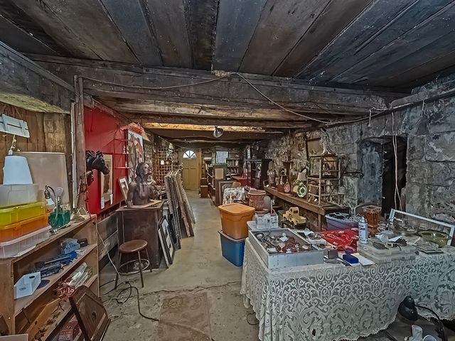 333 Perry HIGHWAY, Lancaster Twp, PA 16037