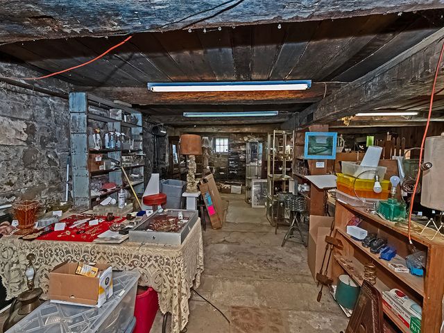 333 Perry HIGHWAY, Lancaster Twp, PA 16037