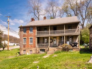 333 Perry HIGHWAY, Lancaster Twp, PA 16037