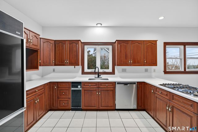 82 Limewood Avenue, Branford, CT 06405