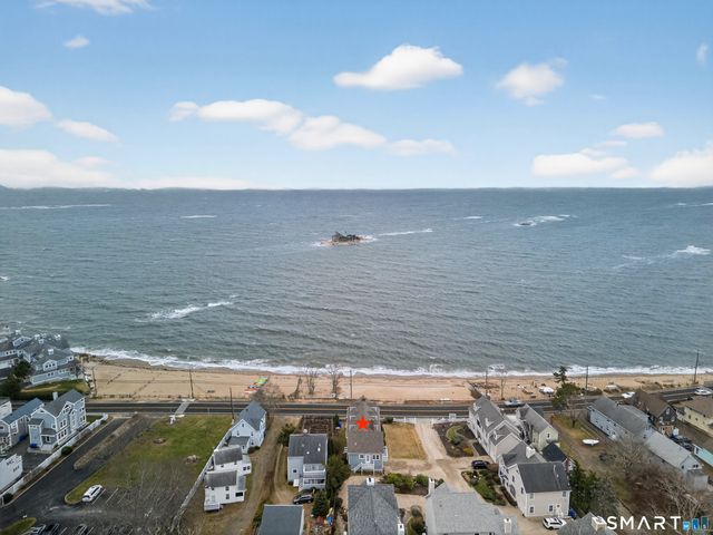 82 Limewood Avenue, Branford, CT 06405