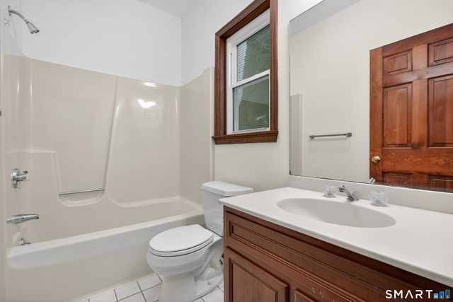 82 Limewood Avenue, Branford, CT 06405