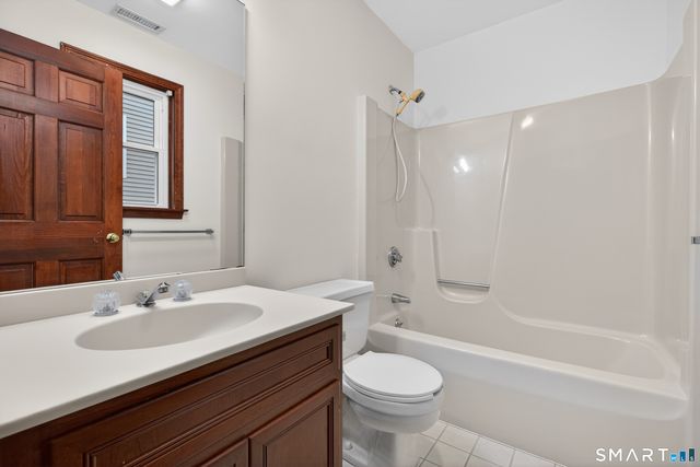 82 Limewood Avenue, Branford, CT 06405