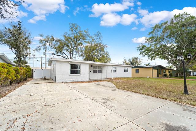 215 36TH STREET SE, Largo, FL 33771