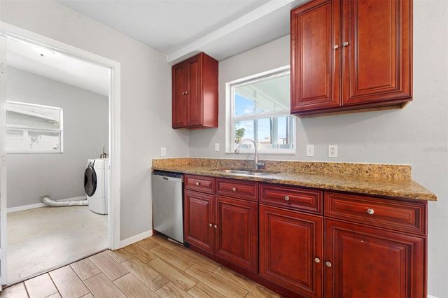 215 36TH STREET SE, Largo, FL 33771