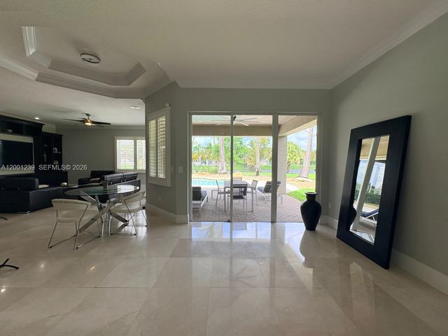 13805 SW 41st St, Davie, FL 33330