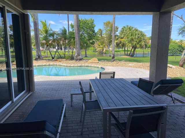 13805 SW 41st St, Davie, FL 33330