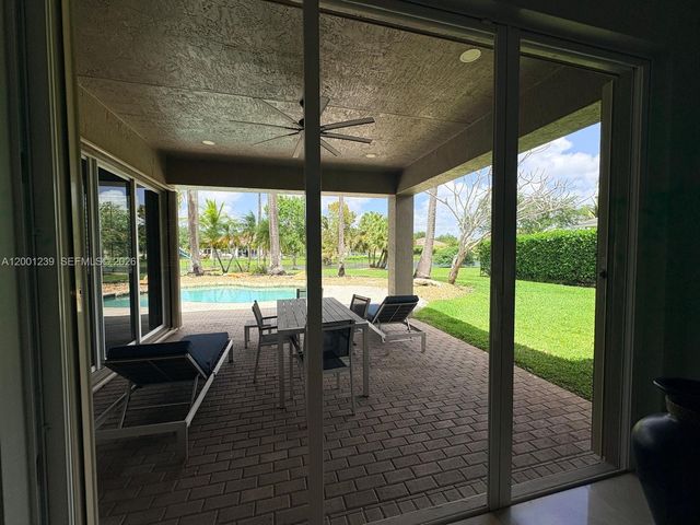 13805 SW 41st St, Davie, FL 33330