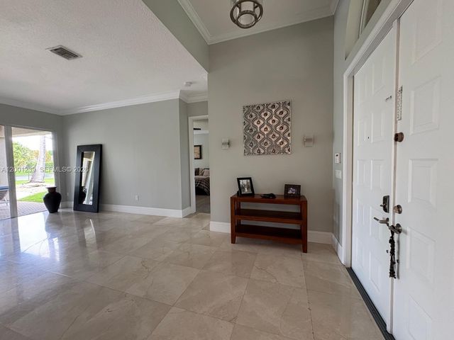 13805 SW 41st St, Davie, FL 33330