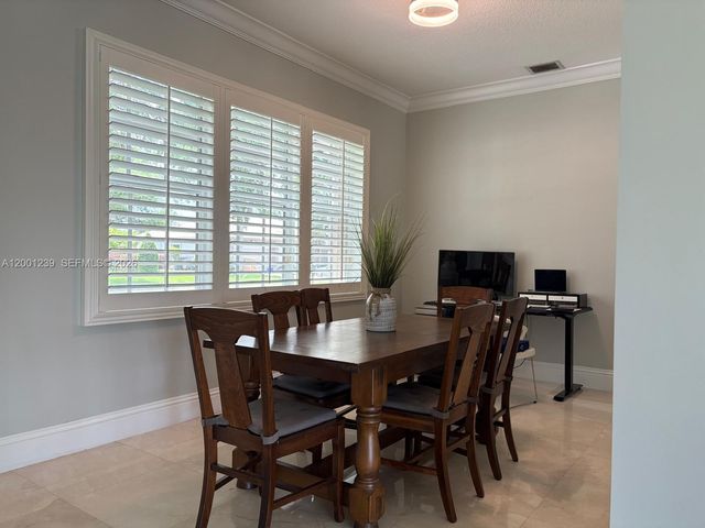13805 SW 41st St, Davie, FL 33330