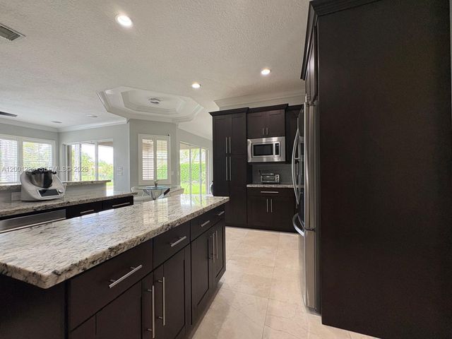 13805 SW 41st St, Davie, FL 33330