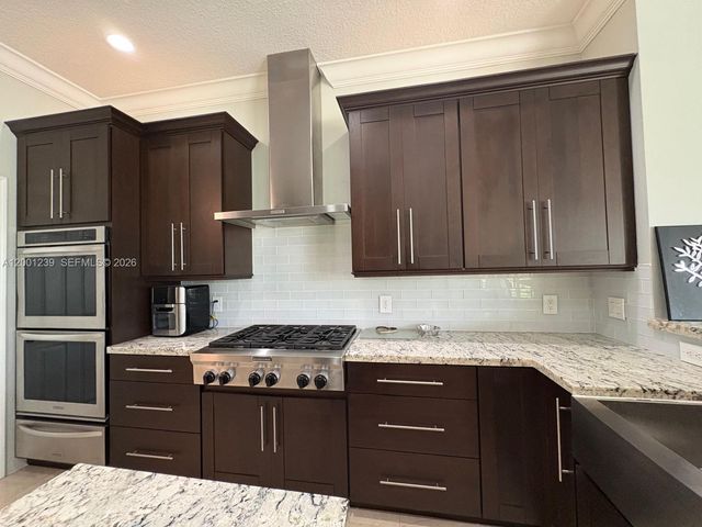13805 SW 41st St, Davie, FL 33330
