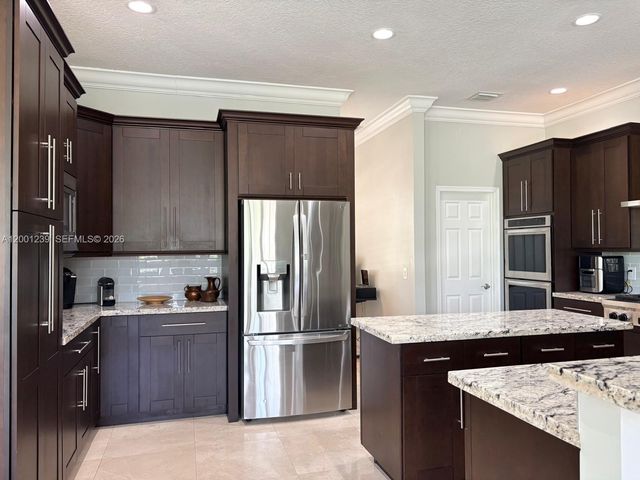 13805 SW 41st St, Davie, FL 33330