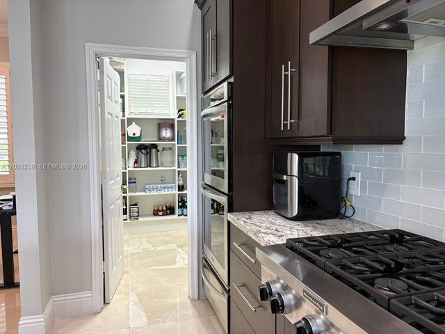 13805 SW 41st St, Davie, FL 33330