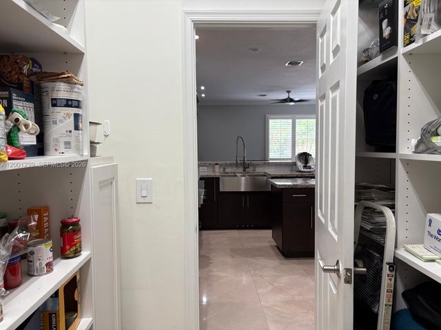 13805 SW 41st St, Davie, FL 33330