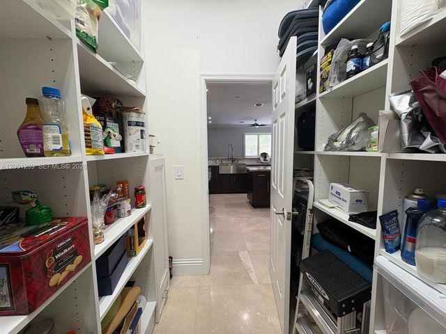 13805 SW 41st St, Davie, FL 33330