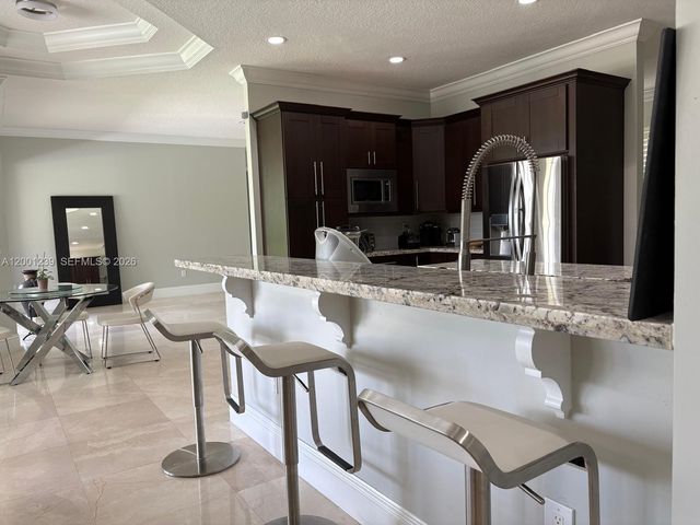 13805 SW 41st St, Davie, FL 33330