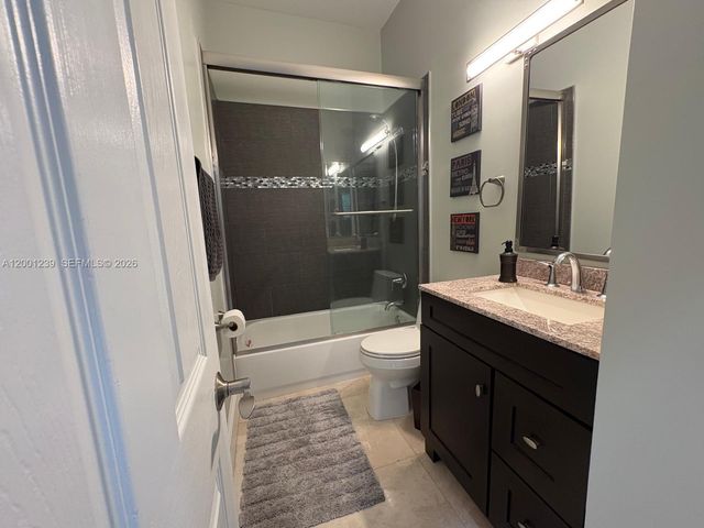 13805 SW 41st St, Davie, FL 33330