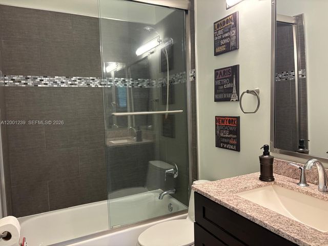 13805 SW 41st St, Davie, FL 33330