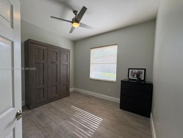 13805 SW 41st St, Davie, FL 33330