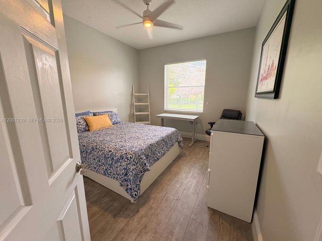 13805 SW 41st St, Davie, FL 33330