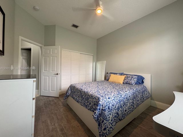 13805 SW 41st St, Davie, FL 33330