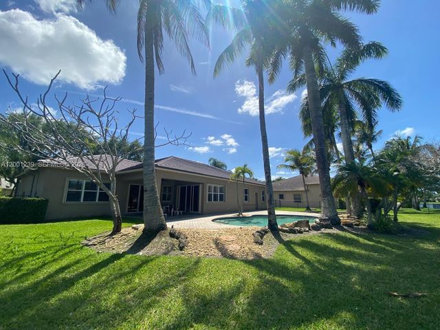 13805 SW 41st St, Davie, FL 33330
