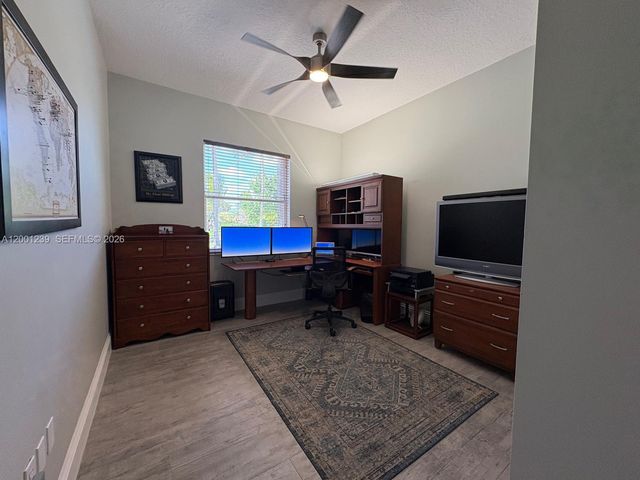 13805 SW 41st St, Davie, FL 33330