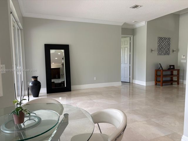 13805 SW 41st St, Davie, FL 33330