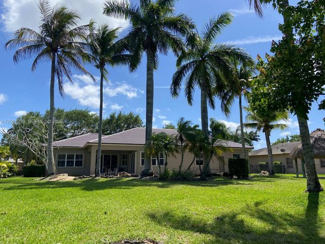 13805 SW 41st St, Davie, FL 33330