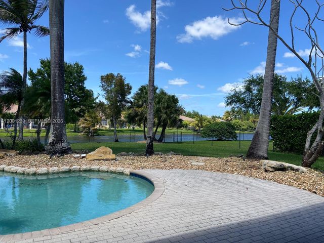 13805 SW 41st St, Davie, FL 33330