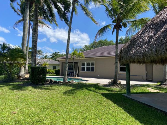 13805 SW 41st St, Davie, FL 33330