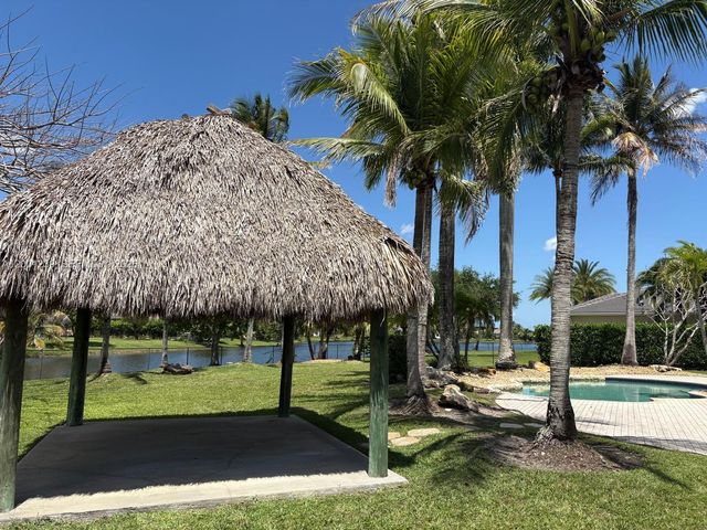 13805 SW 41st St, Davie, FL 33330