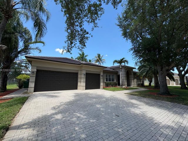 13805 SW 41st St, Davie, FL 33330