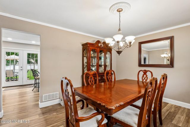 5 Sugarbush Road, Howell, NJ 07731