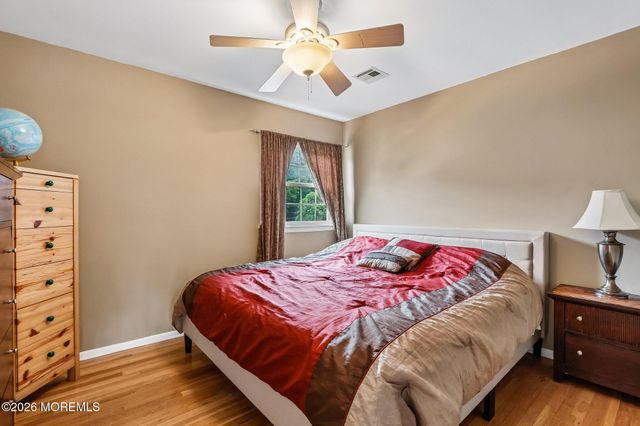 5 Sugarbush Road, Howell, NJ 07731