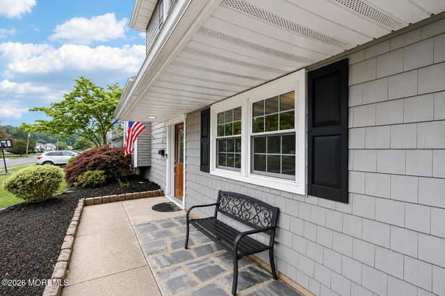 5 Sugarbush Road, Howell, NJ 07731