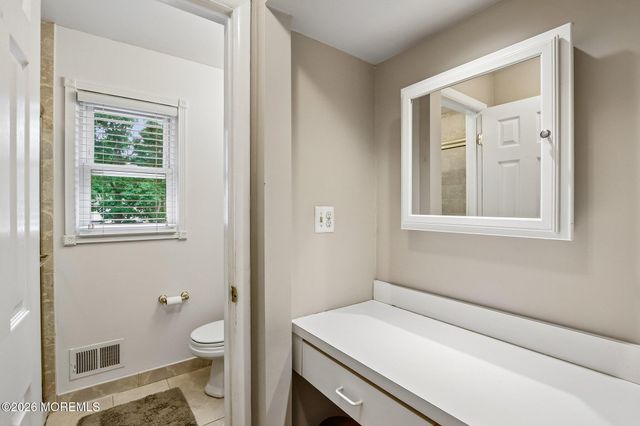 5 Sugarbush Road, Howell, NJ 07731