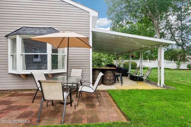 5 Sugarbush Road, Howell, NJ 07731