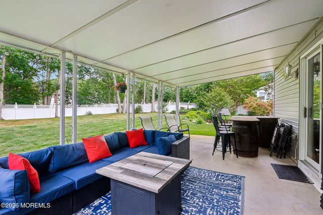 5 Sugarbush Road, Howell, NJ 07731