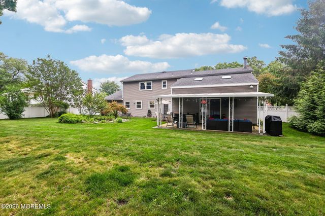 5 Sugarbush Road, Howell, NJ 07731