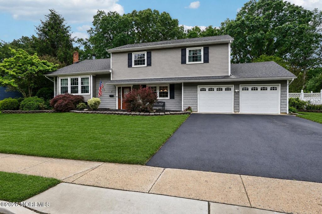 5 Sugarbush Road, Howell, NJ 07731