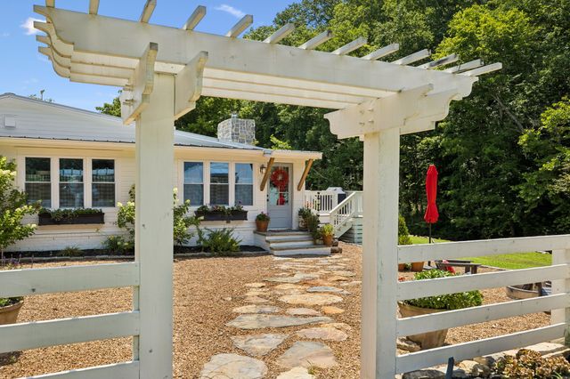 8188 Shoals Branch Rd, Primm Springs, TN 38476