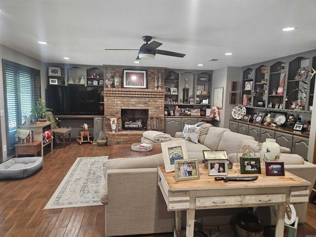 181 Young Road, Nashville, AR 71852