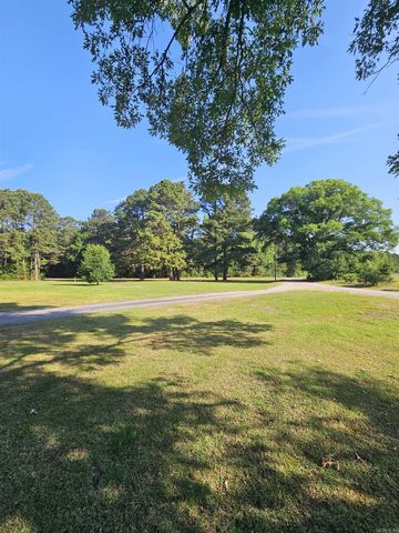 181 Young Road, Nashville, AR 71852